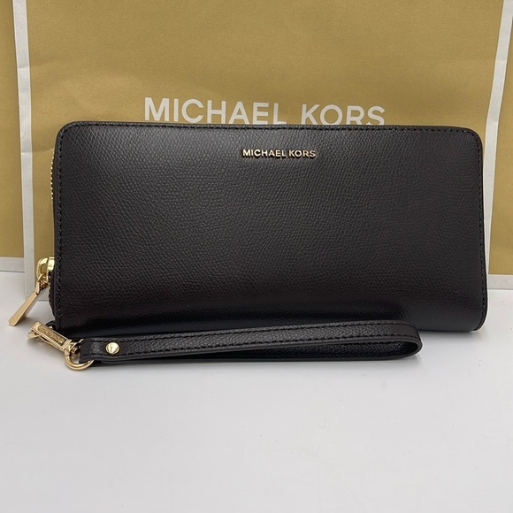 Michael Kors JST Lg Leather Continental Wallet Wristlet Phone Holder 
Chocolate - Picture 16 of 16